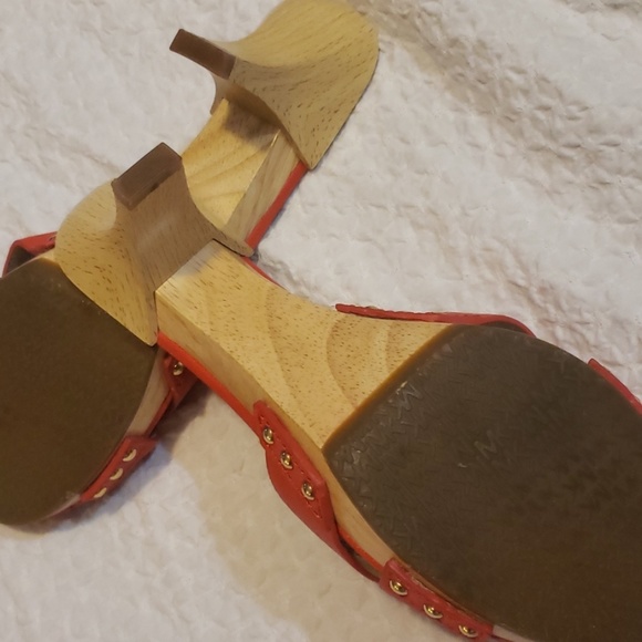 MICHAEL by MICHAEL KORS wooden square heel clogs 7 - Picture 7 of 8